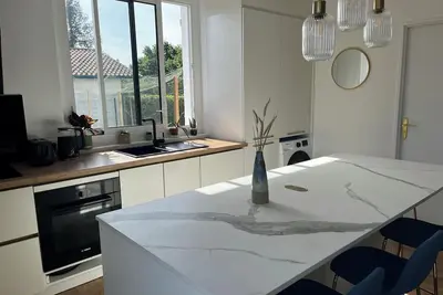 Image de Appartement cosy en rez-de-jardin à 15 min des plages de Biarritz et Bidart