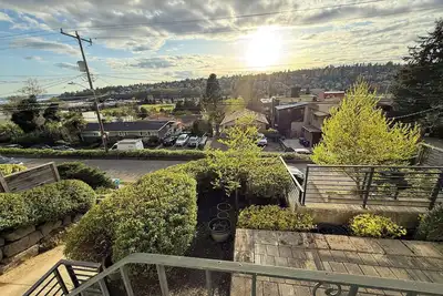 Image de Queen Anne Hillside 3br with Ac and stunning sunny views.