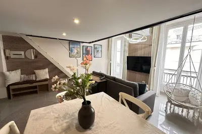 Image de ✨ Duplex Luxe & Design – Carré d’Or • Plage à 2 min • 6 Pers