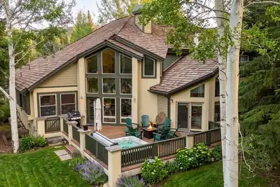 Image de Castle Peak Crest | Private Deck + Hot Tub + Grill