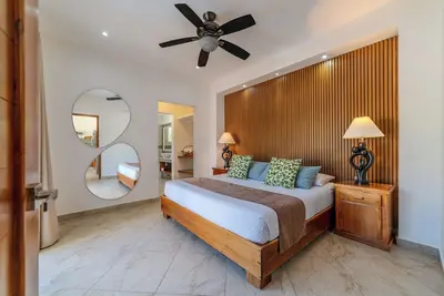 Image de Amazing 5-bedroom villa with garden pool walking distance to everything