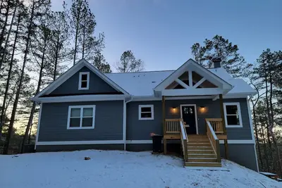 Image de Cozy 4-bedroom cottage in tranquil Ellijay