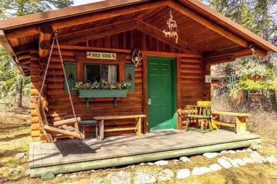 Image de New! Birdsong Log Cabin, Mountain views, firepit