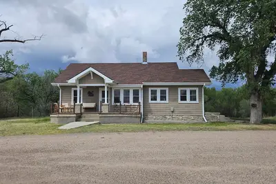 Image de Little House on the Prairie Dog Creek on 210 acre farm