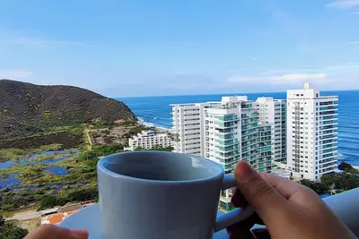 Image de Sky-High Serenity: Luxury, Views & Ocean Breeze.