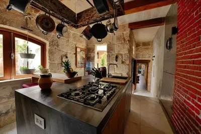 Image de Luxury \"House of Character\" Golden Bay/Manikata.
