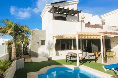 Image de Villa Vista: Pure Sunshine, Heated Pool & Jacuzzi