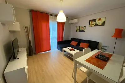 Image de Ref: 221. 2 bedroom apartment in Fuengirola, next to the beach. Great location.