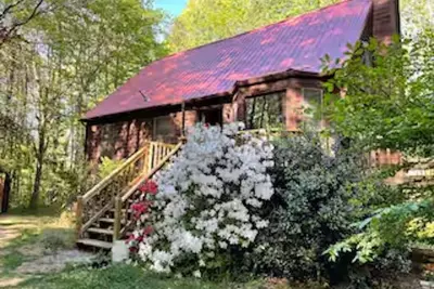 Image de Entire chalet in Farmville, Virginia 8 guests 3 bedrooms 4 beds 2 baths