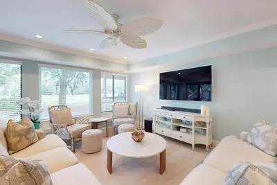 Image de Significant Golf Views from this 3-Bedroom Fazio Villa
