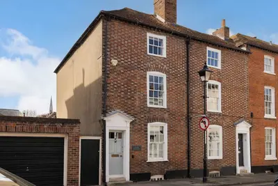Image de Stunning 4 Bed Georgian House in Chichester