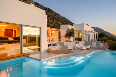 Image de Sea Views 5 Bedrom Villa   Cars Included