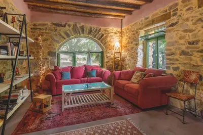 Image de Maison de vacances 'Hani Kastania - Chania Retreat' avec vue sur la montagne, terrasse et jardin privés
