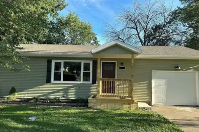 Image de Charming 2br Cottage - Short walk to Missouri Star & Downtown Hamilton