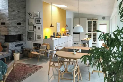 Image de Maison d'architecte en bois à proximité de la plage