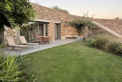 Image de On The Rocks - Pebble West - Serviced Villa