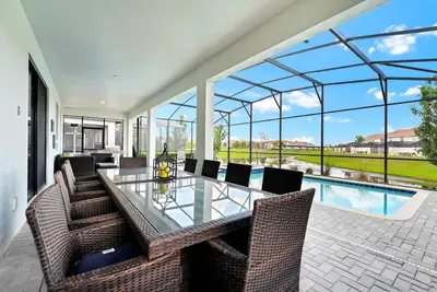 Image de Lake View 9br Mansion - Theater, Pool & Disney Themes