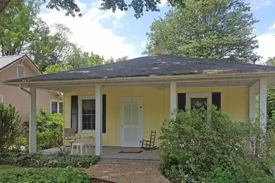 Image de Walk to Downtown Brevard + Fenced Yard