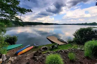 Image de Lakefront Cottage with Private Dock in Ct