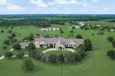 Image de Memorial Weekend Retreat Ranch View  Pool & Gym  22 min to Unt 40min to Airport