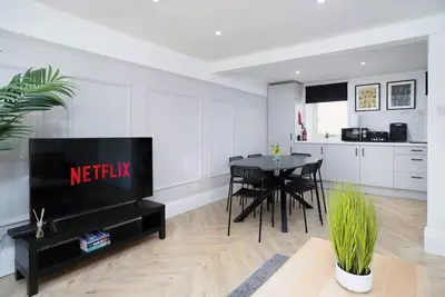 Image de Spacious 5br - Heart of Galashiels -Group Friendly