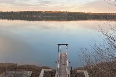 Image de Charming 3-bedroom cottage on the water with private dock in Freeport