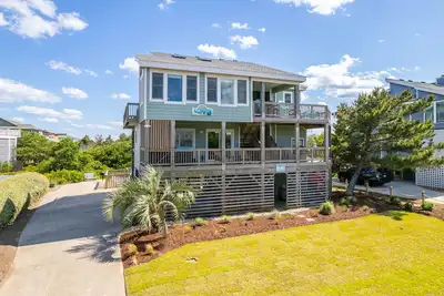 Image de Corolla Light Resort, 55 Steps to Beach Access + Pool, Cabana Bar & Ocean Views