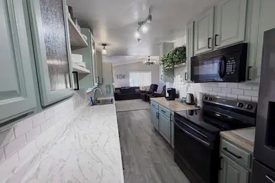 Image de 5-bedroom, 2 Bath, Sleeps 9+, Hot Tub, Starlink