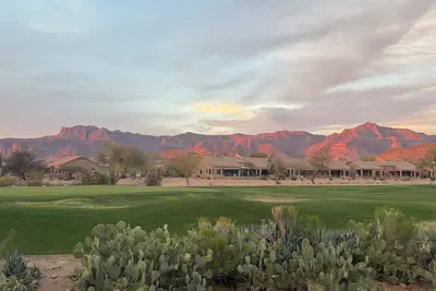 Image de Spectacular views: 3-bedroom house. Gold Canyon 55+. Golf close. Pool access