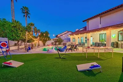 Image de Midterm Spacious 4-bedroom Oasis Villa in peaceful Scottsdale
