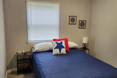 Image de A Great 4 Bedroom 2 Bath home with lots of room for fun It's The American Dream!