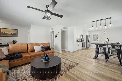 Image de Modern, Tempe Retreat with Private Pool, Prime-Location