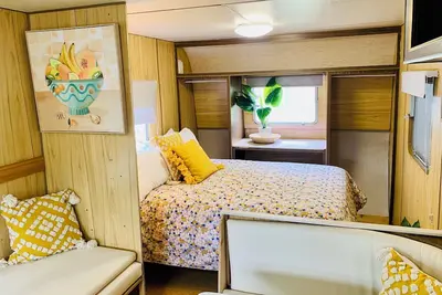 Image de Elizabeth the spacious retro caravan. Sleeps 6 | Rye, Mornington Peninsula