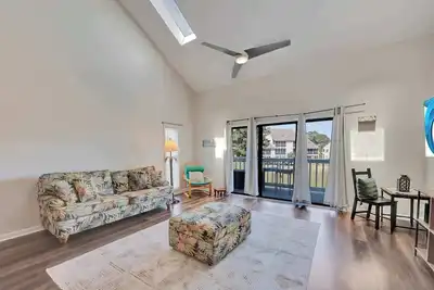 Image de Relaxing Place to Stay, 2br, Golf Colony with Pool