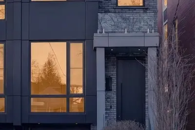 Image de High End 3br Retreat in Leaside with Parking