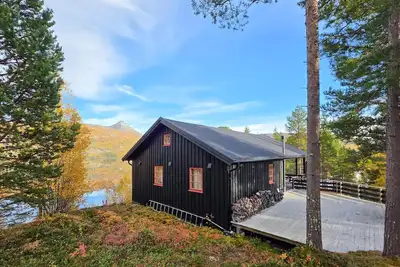 Image de Cozy home in øverbygd with house a mountain view
