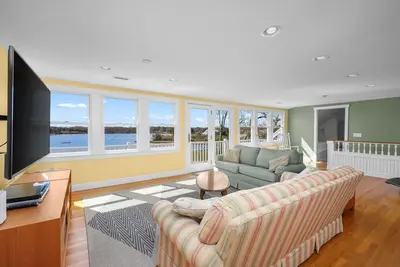Image de Waterfront Chatham Escape, Pet Friendly, Pond Views & Beach Nearby