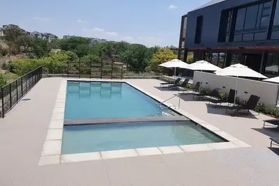 Image de Incroyable chambre 2 chambres et 2 salles de bain avec vue sur la rivière en cascade