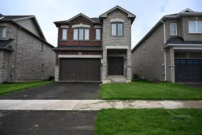 Image de Elegant 2-Bedroom Luxury Retreat with 2 Sofa Beds, Close to Niagara Falls