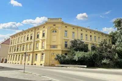 Image de Unique family home next to fortress + free parking