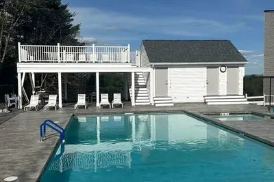 Image de Scenic Lakeside Getaway with Lake Views Near Gunstock & Weirs Beach | Laconia, Nh