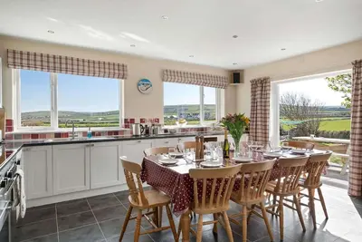 Image de Spacious Home, Private Parking & Garden, Tintagel