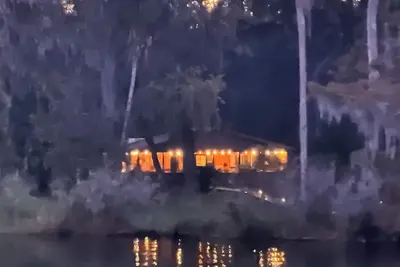 Image de Peaceful island cabin on Lake George near Silver Glen springs and Salt Springs.