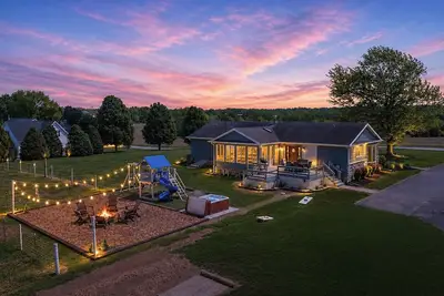 Image de Country Side Family Retreat - HotTub - Swing set