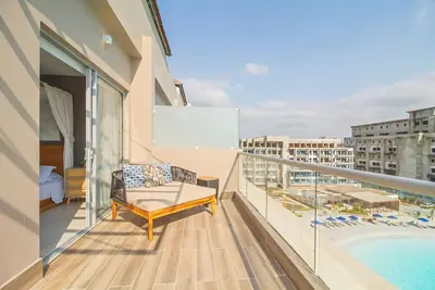 Image de Penthouse, Lagoon View and Rooftop Terrace