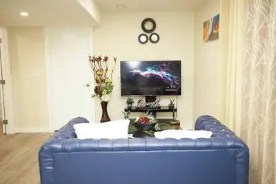 Image de Fully Legal walk out Basement