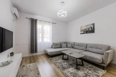 Image de Casa Tirana | Cozy 2br Apartment Near Main Square by PikHost