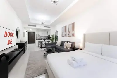 Image de Free housekeeping visits during your stay - StayShort - Spacious Studio Apartment with Balcony that Sleeps 4