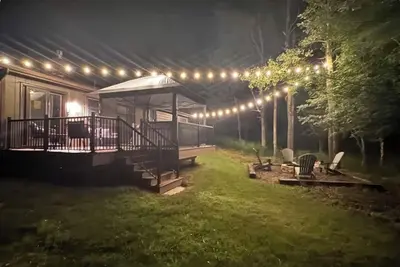 Image de Pocono Cabin, Hot Tub Fire Pit & Lake Access