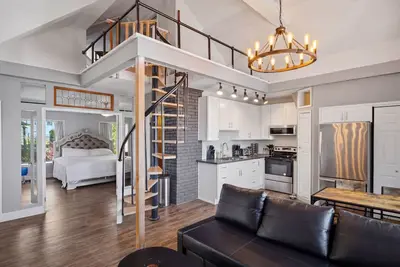Image de Capitol Hill Retreat - Virtual Both units